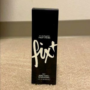 Mac prep + prime fixing spray